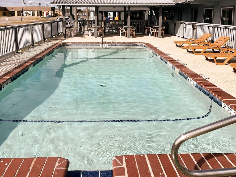 Blue Wave Inn photo 21