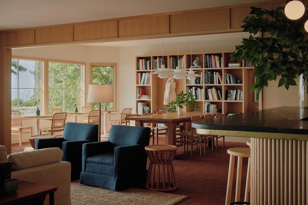 Lake Shore Resort photo 6