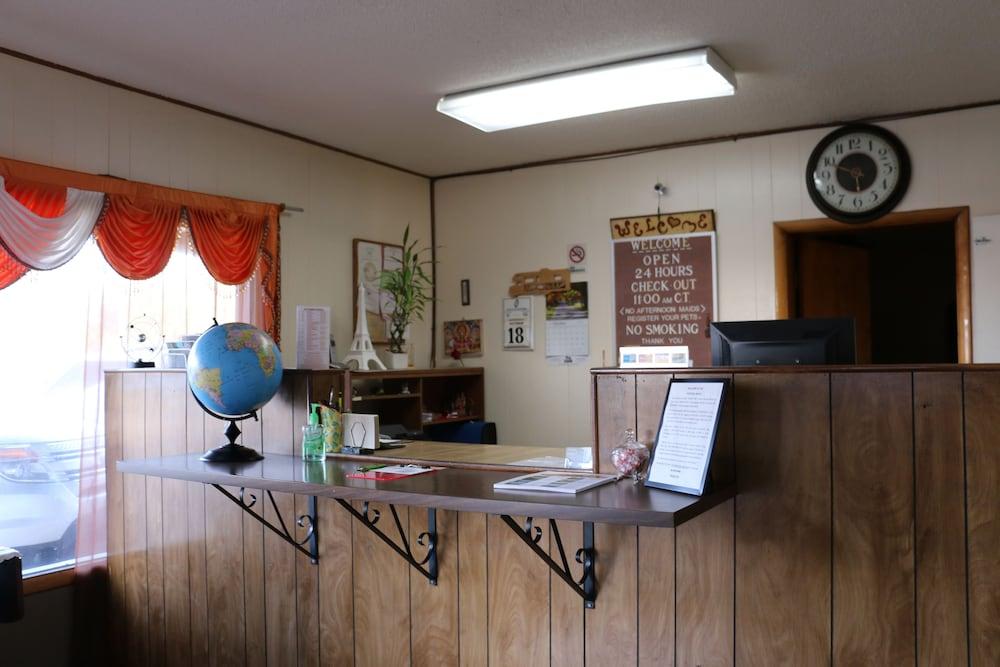 Frontier Motel photo 15