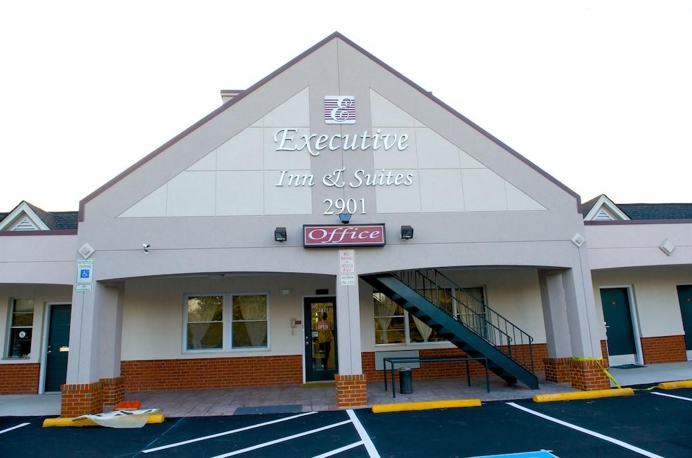 Executive Inn And Suites photo 4