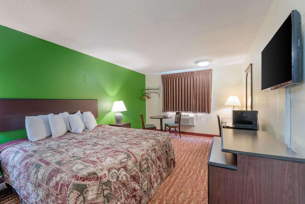 Rodeway Inn Benton photo 23