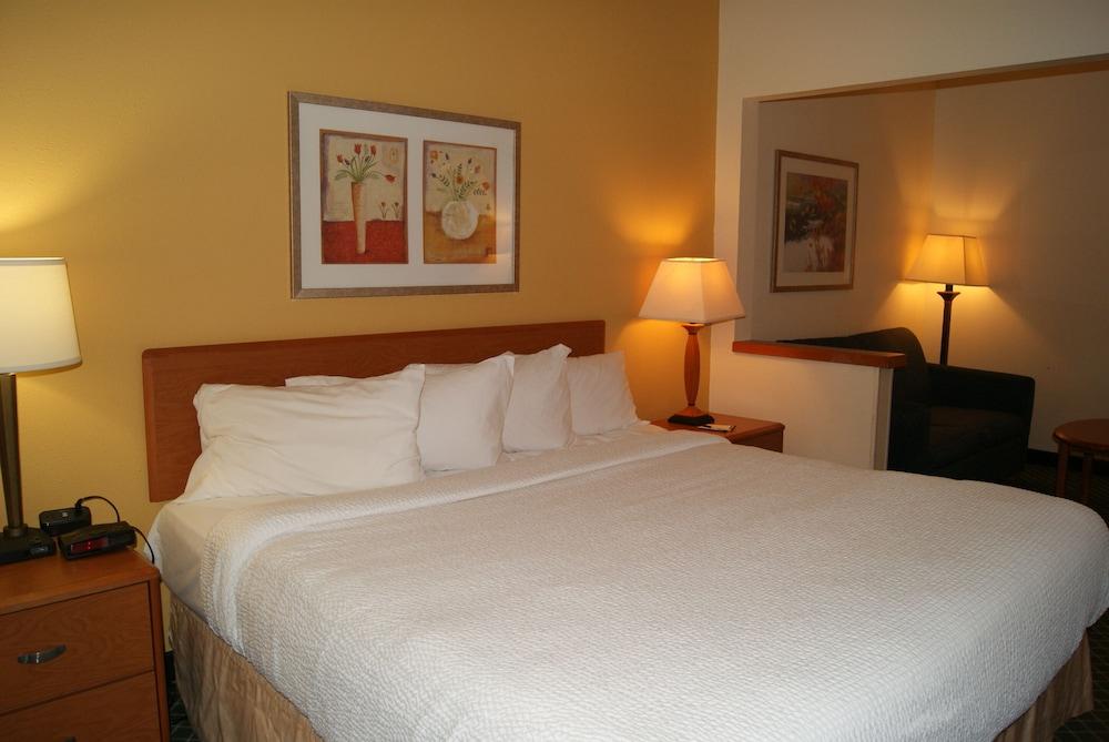 Baymont by Wyndham Coon Rapids photo 26