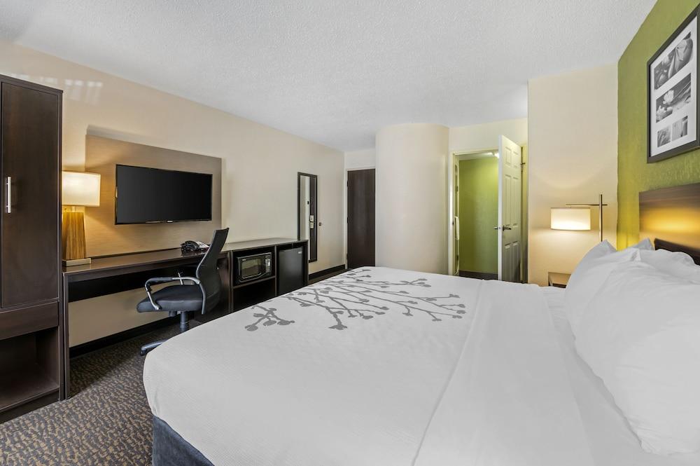 Sleep Inn Naperville - Chicago photo 15