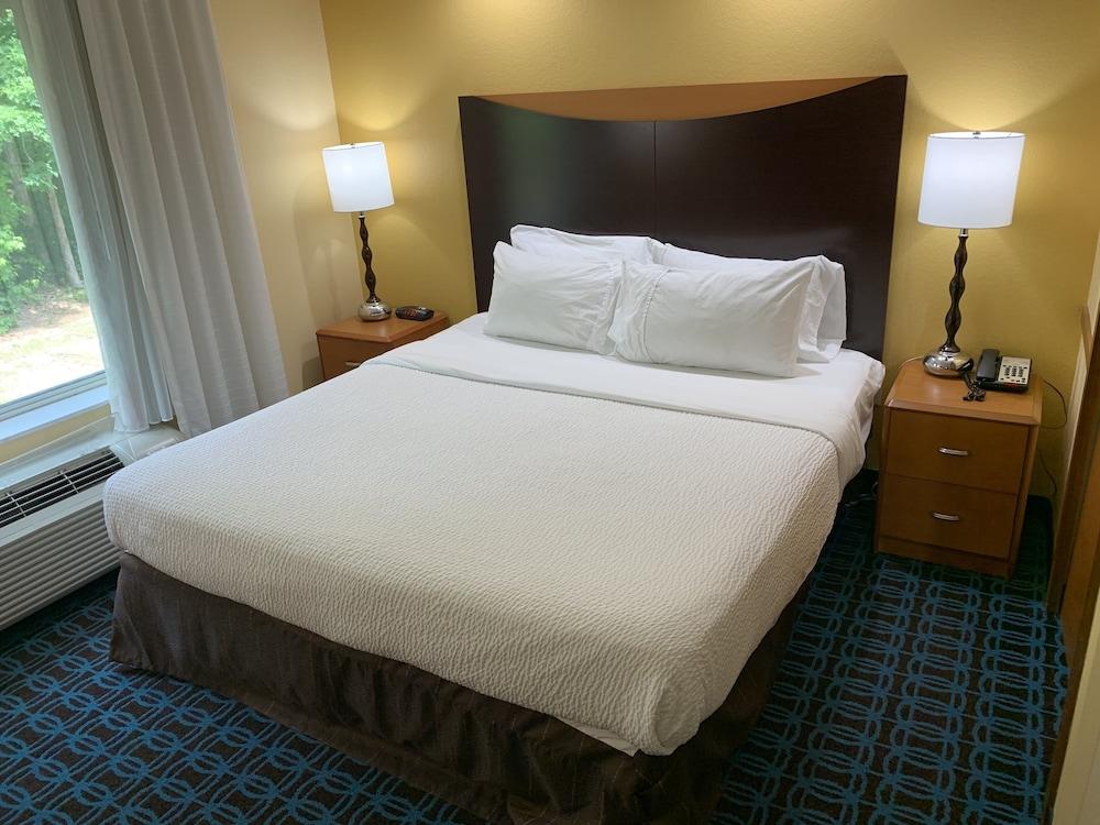 Fairfield Inn and Suites by Marriott Columbia photo 2