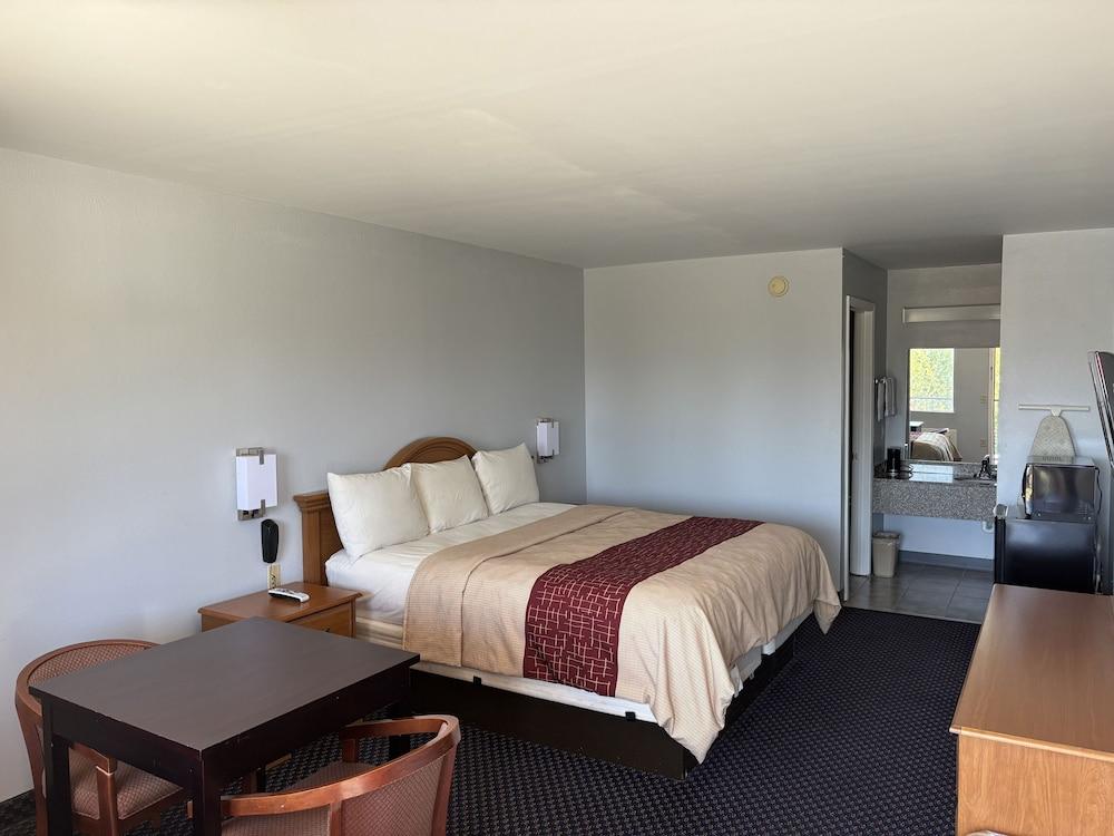 Clairmont Inn photo 24