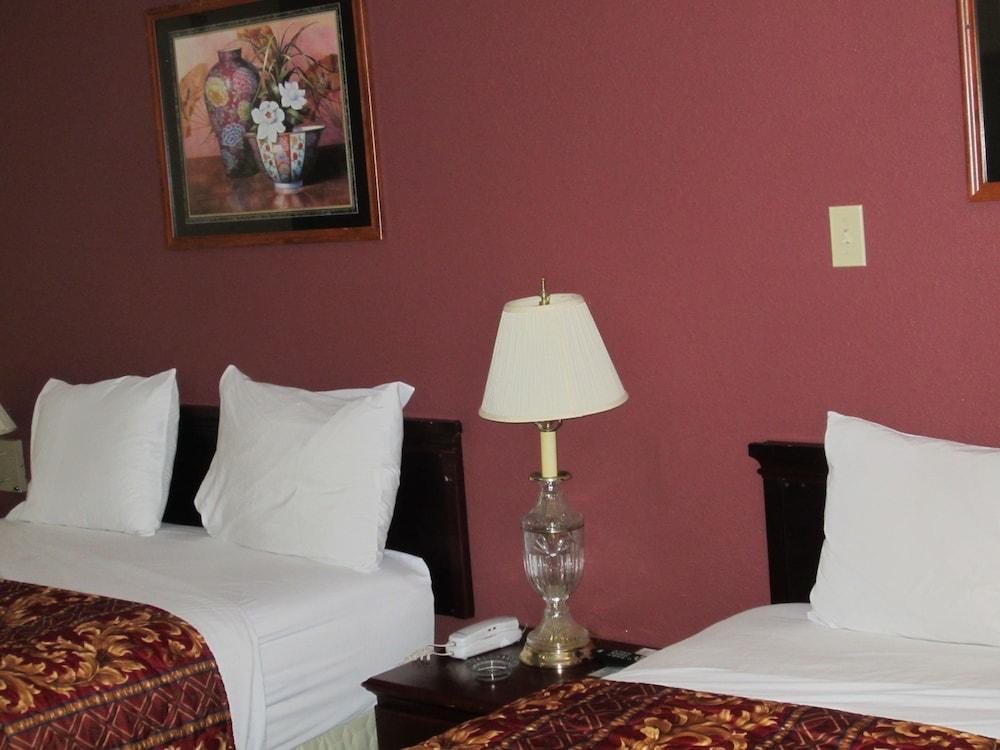 First Western Inn photo 39