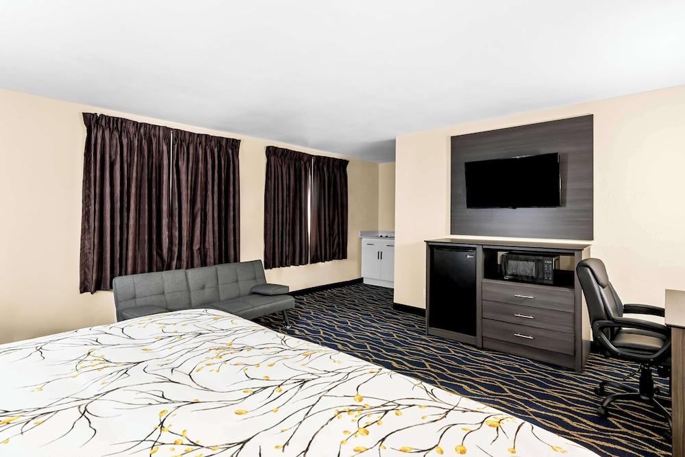 Americas Best Value Inn McMinnville photo 11