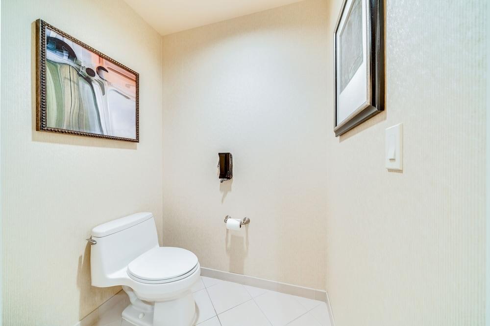 Jet Luxury Resorts @ The Signature Condo Hotel photo 22