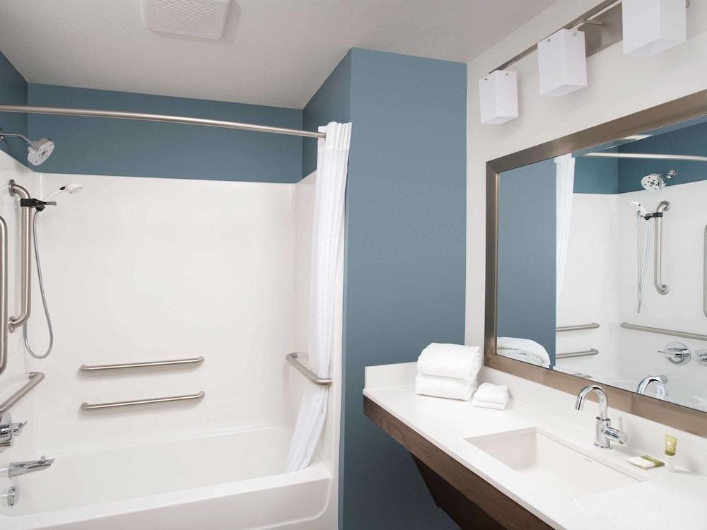 WoodSpring Suites Albuquerque East I-40 Tramway photo 14