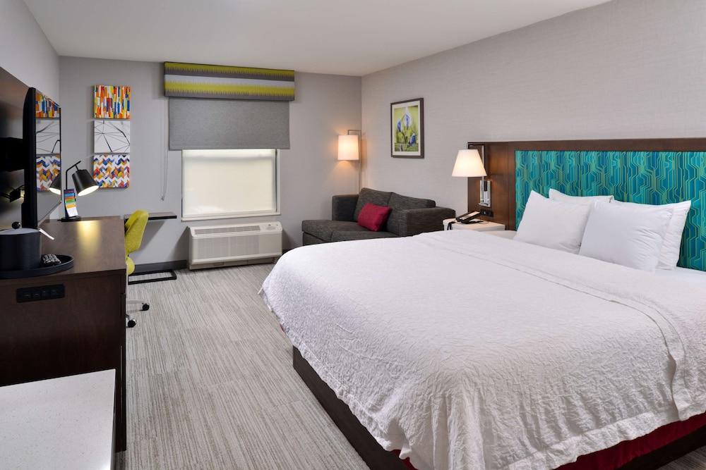 Hampton Inn LaPorte IN photo 11