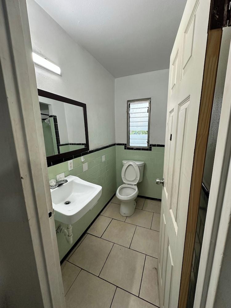 Antigua Motel by OYO Tampa US - 41 photo 11