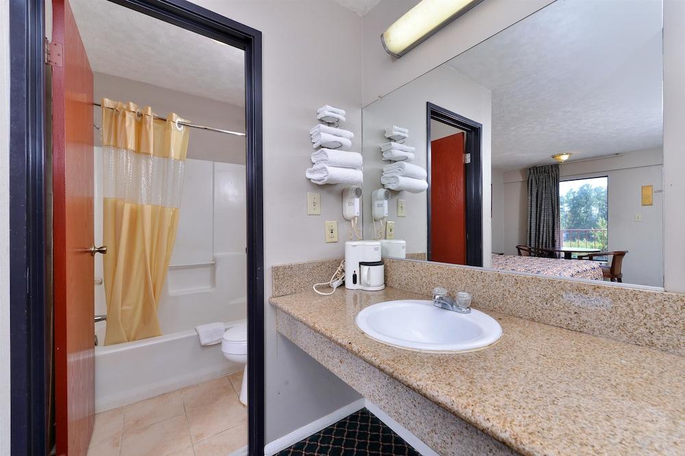 Americas Best Value Inn Augusta S photo 17