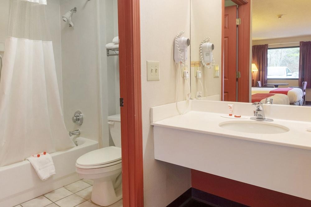 Days Inn by Wyndham Adairsville photo 26