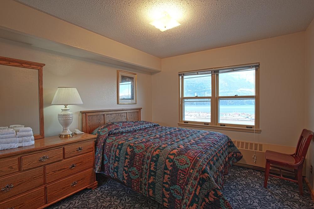 Glacier View Condo Suites photo 8
