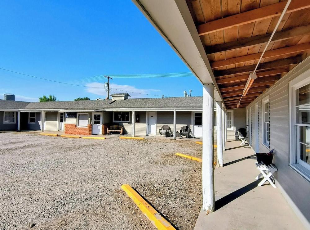 Big Sky Motel photo 4