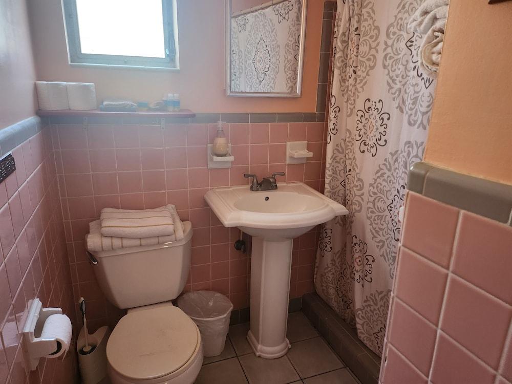 Silver Sands Motel photo 58