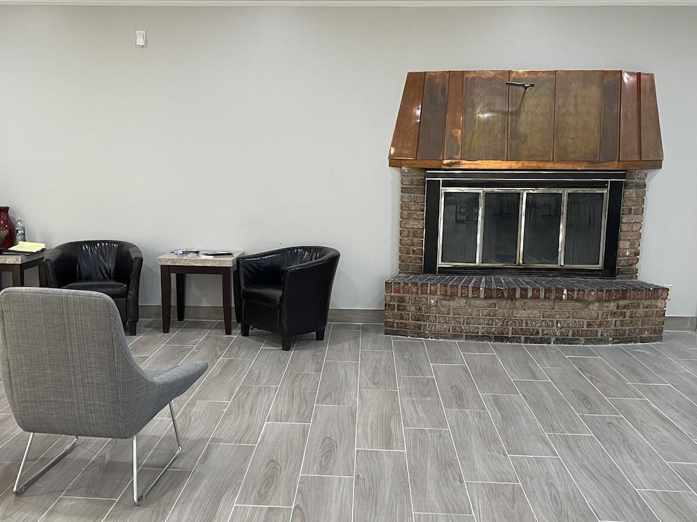 Quality Inn & Suites New Hartford - Utica photo 32