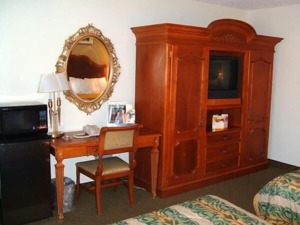 A Victory Hotel - Southfield photo 19