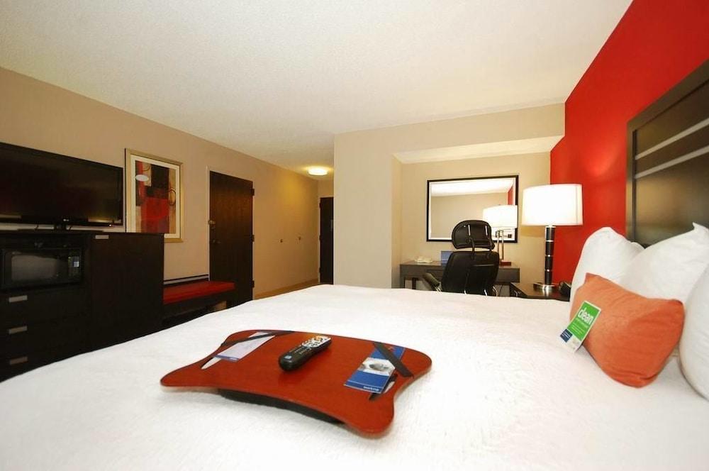 Hampton Inn Fort Myers-Airport & I-75 photo 6