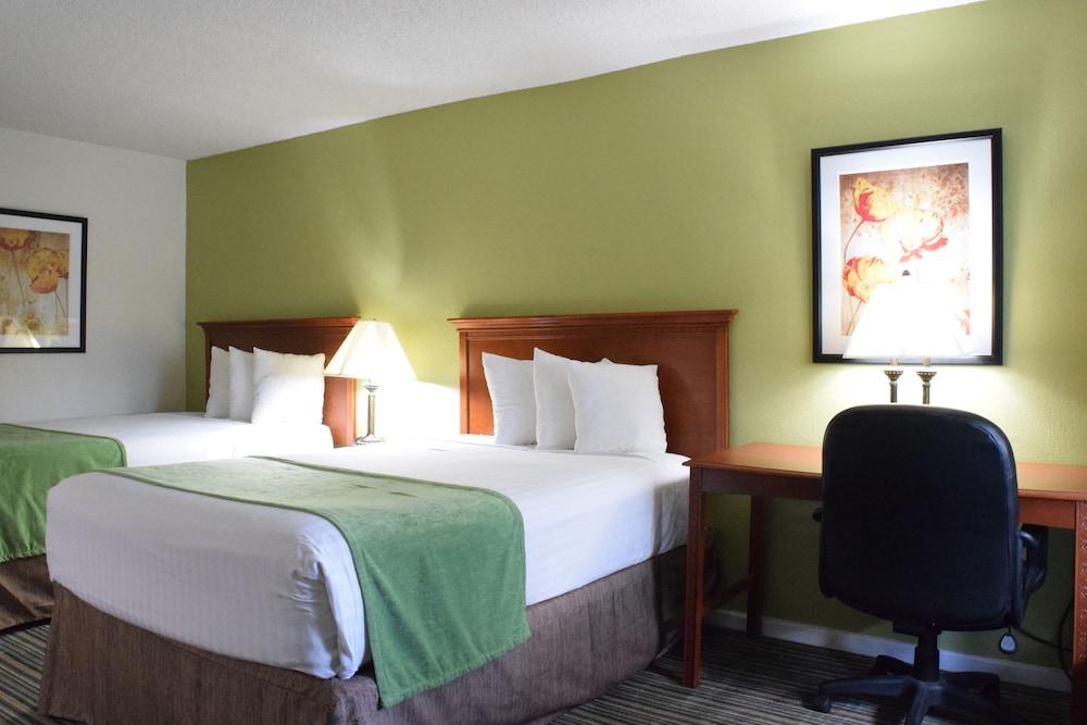 Ramada by Wyndham Savannah Gateway photo 9