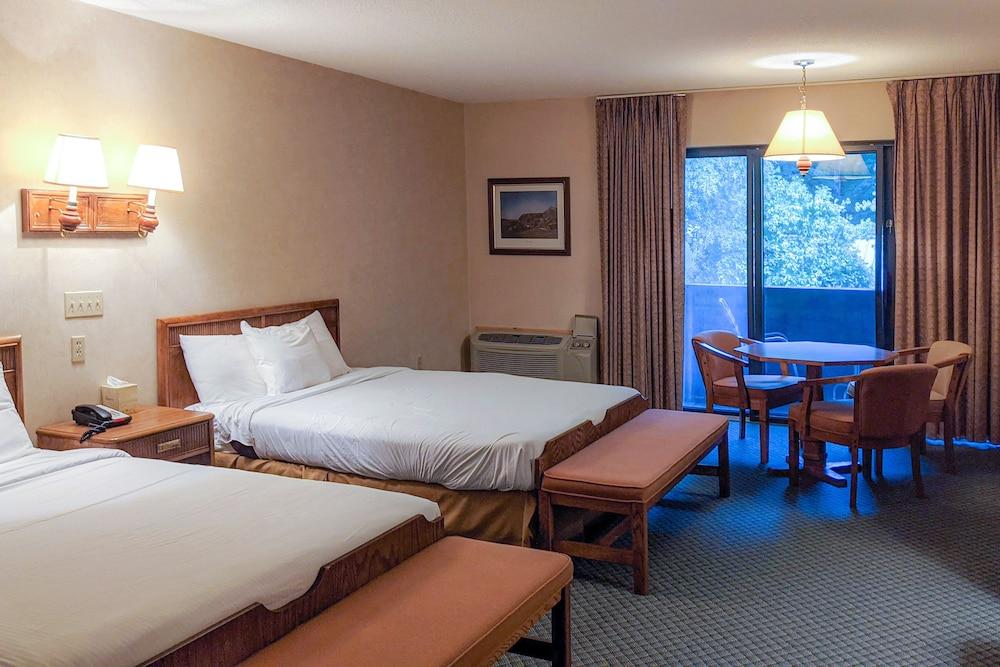 Catskill Mountain Lodge photo 40