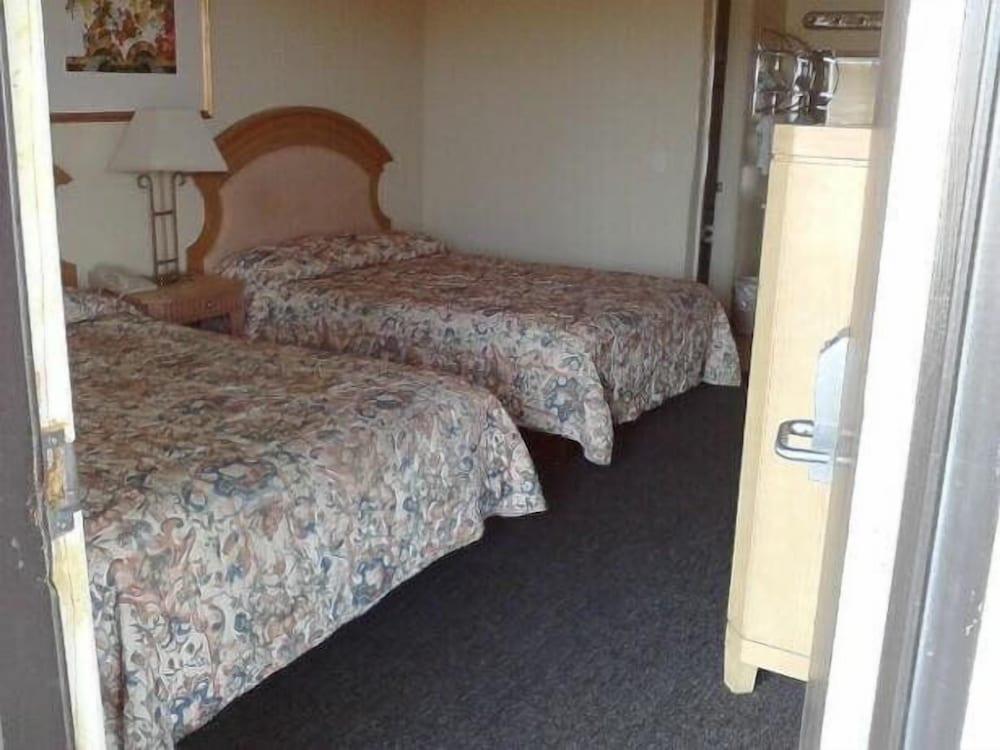 Royal Inn photo 10