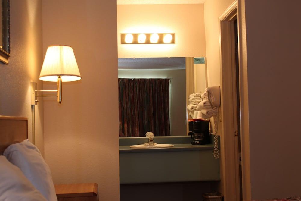 The Regency Inn photo 27