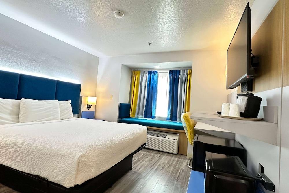 Microtel Inn by Wyndham Gallup photo 17