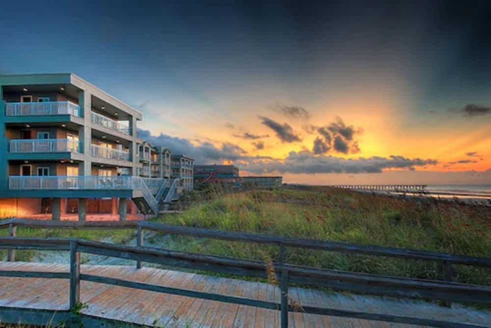Seaside Inn Oceanfront photo 40