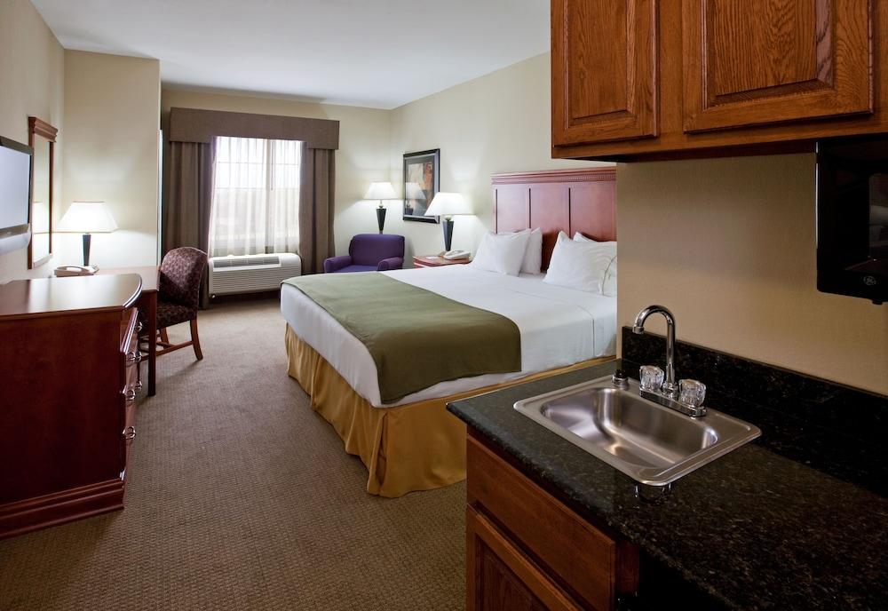 Holiday Inn Express Ada by IHG photo 3