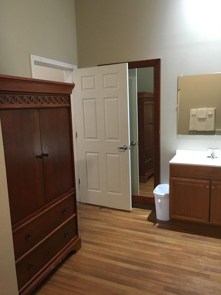 Rolling Hills Lodge photo 10