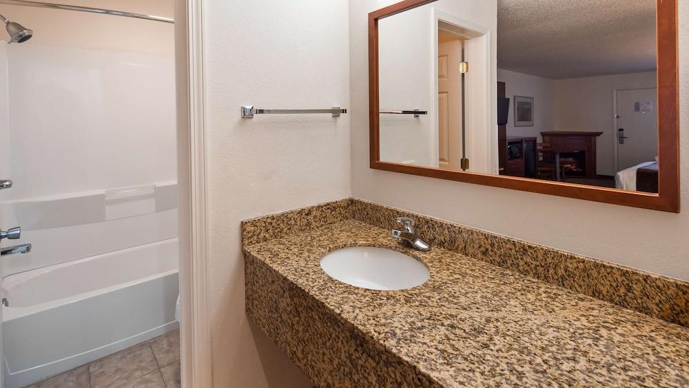 Best Western Buffalo Ridge Inn photo 41