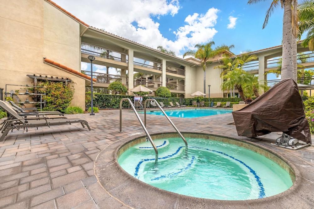 Best Western Plus Orange County Airport North photo 20