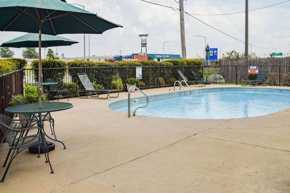 American Inn & Suites West Memphis I-40/I-55 photo 20