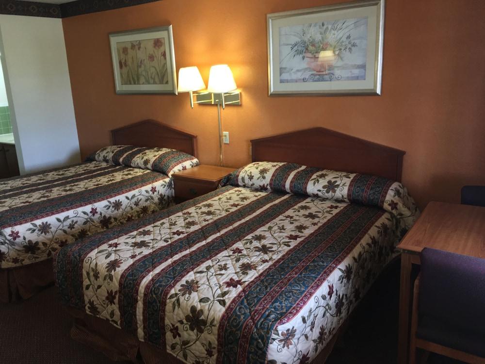Finns Motel photo 15