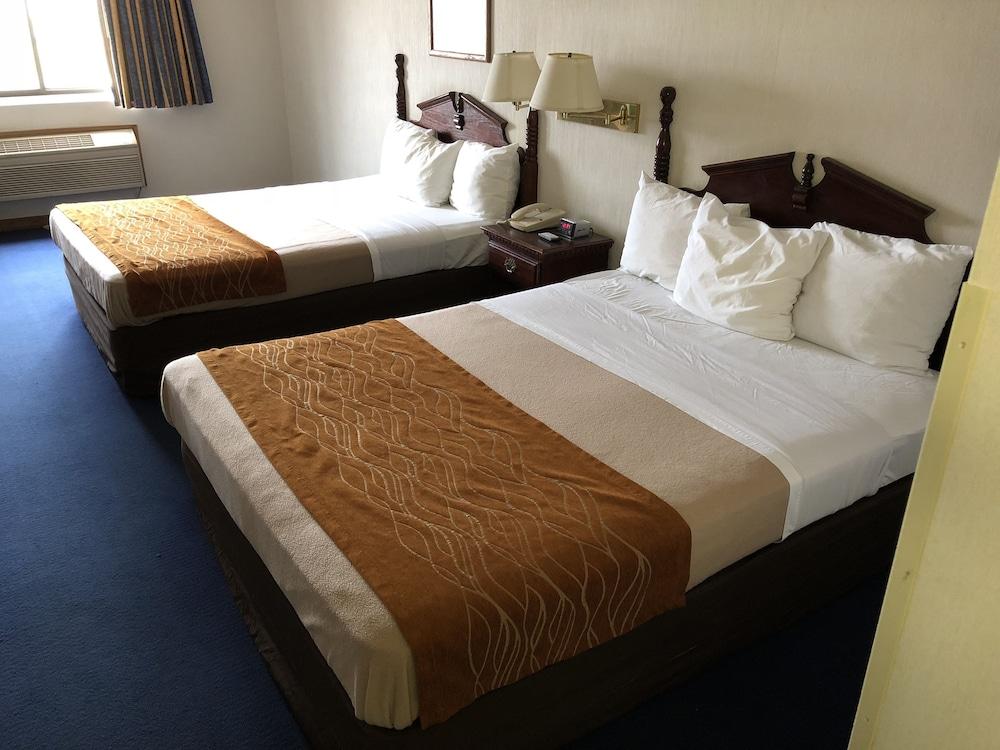 Denison Inn & Suites photo 13