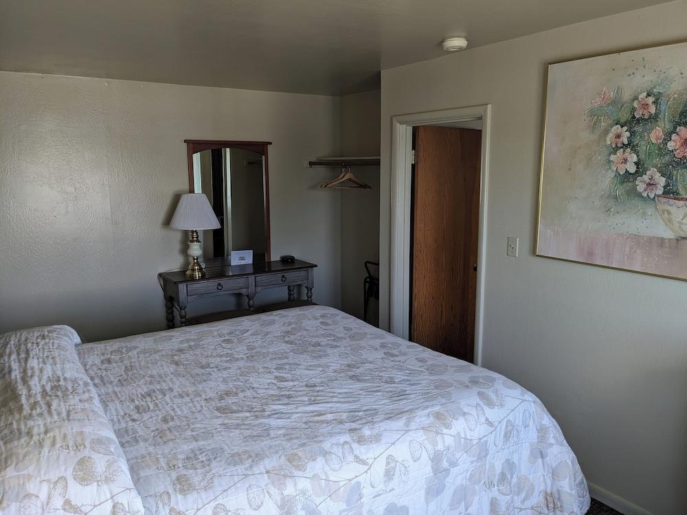 Hi-Lo Motel, Cafe and RV Park Mount Shasta Area photo 19