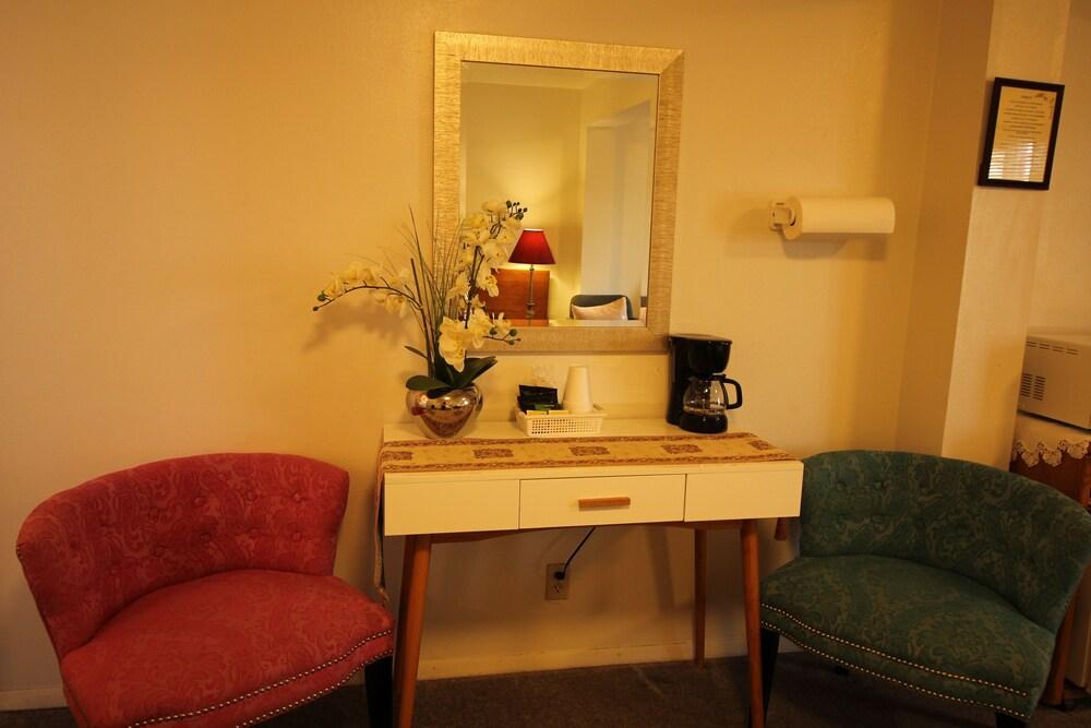 Mariner's Cove Inn photo 39