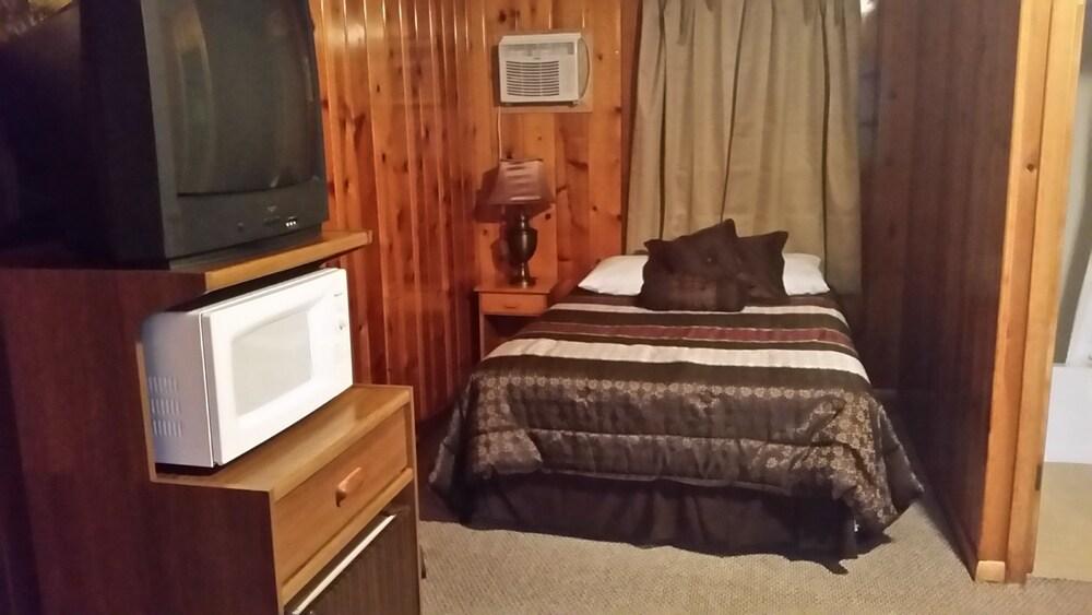 Mystic Valley Inn photo 11