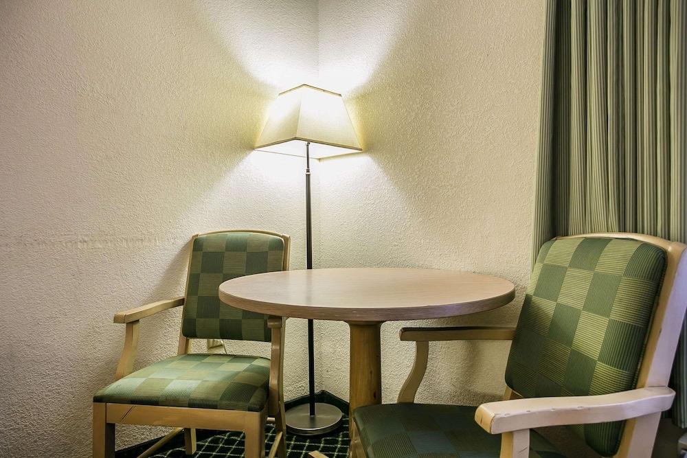 Quality Inn Sumter photo 7
