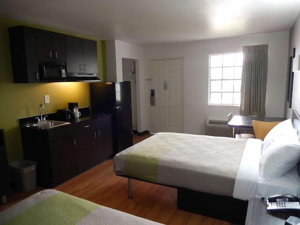 Stay Inn & Suites photo 4