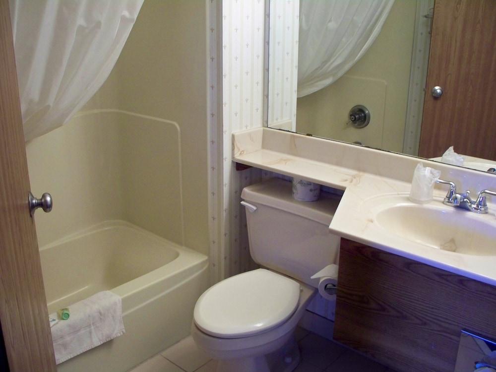 Country Inn Deerwood photo 42