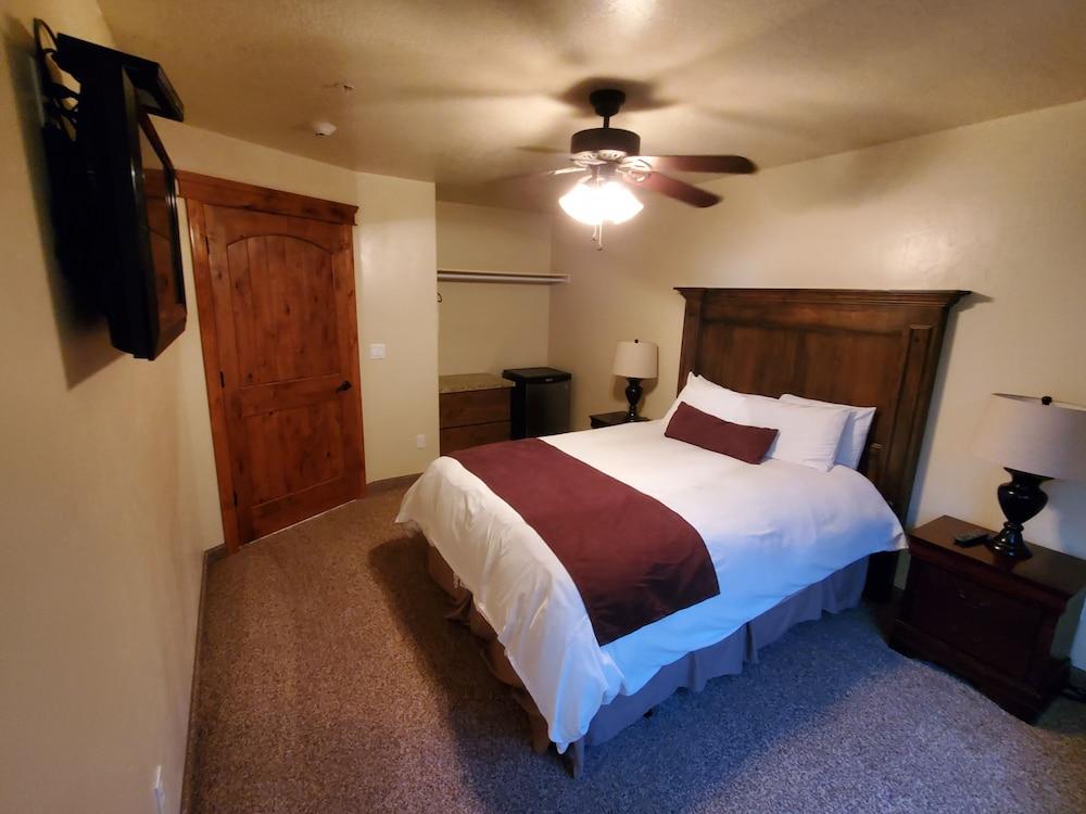 CB&M Executive Suites photo 32