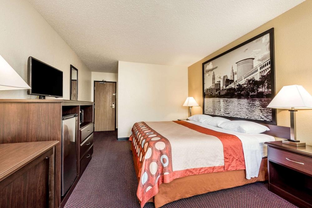 Super 8 by Wyndham Franklin/Middletown Area photo 7