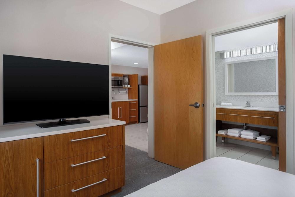 Home2 Suites by Hilton Gainesville Medical Center photo 10
