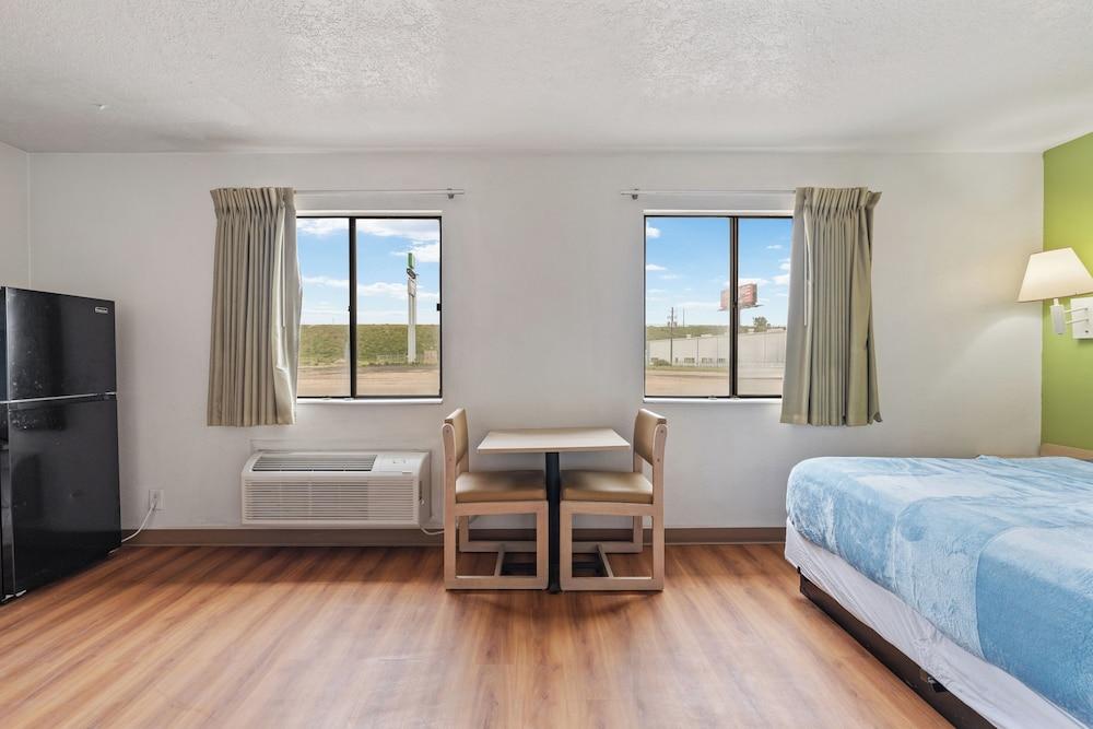 Evanston Inn Extended Stay photo 5