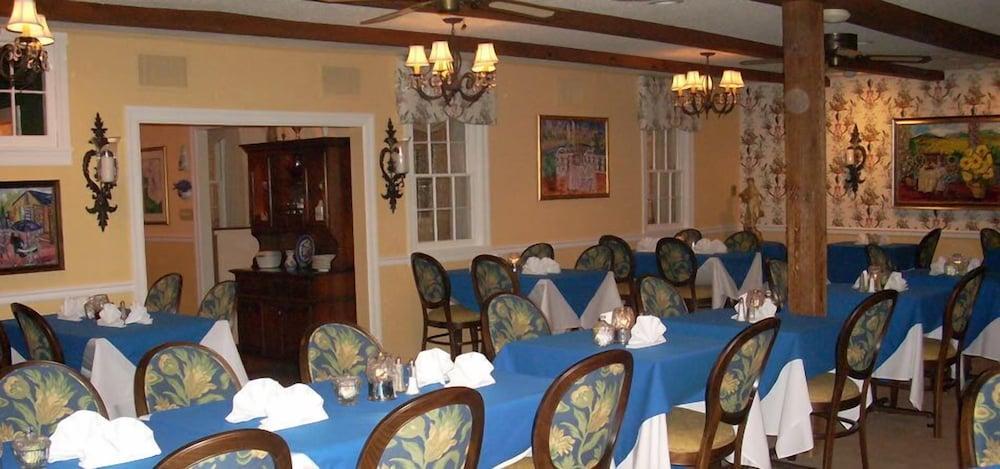Crestmont Inn photo 37
