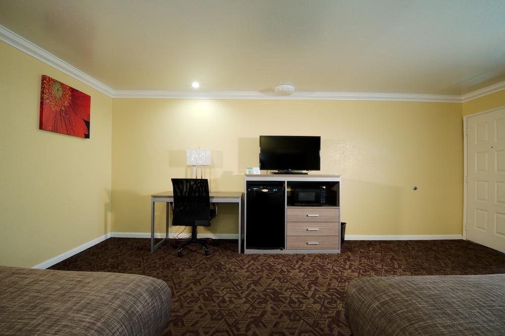 Best Western Hanford Inn photo 5