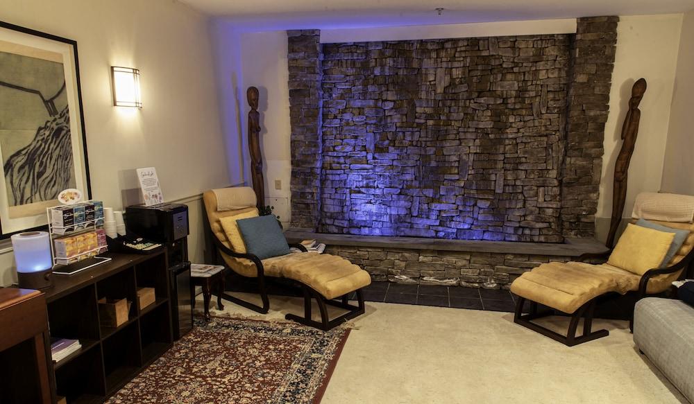 La Tourelle Inn & Spa photo 14