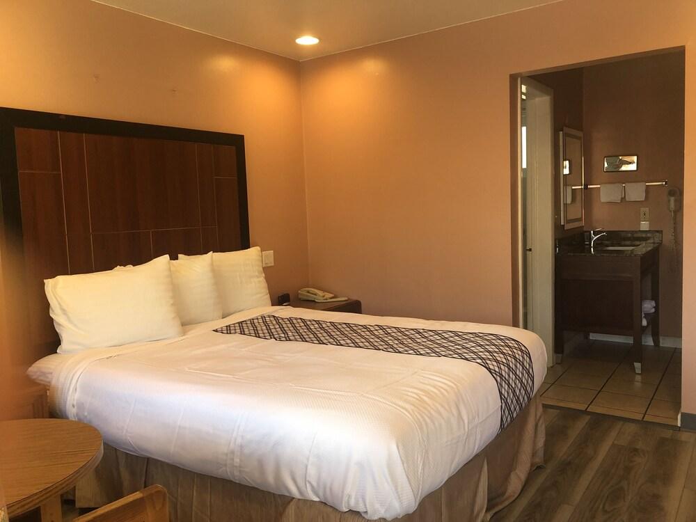 Bestway Inn photo 30